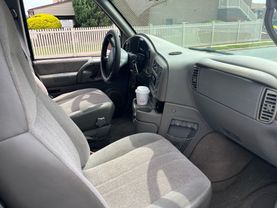 2001 GMC SAFARI PASSENGER PASSENGER V6, 4.3 LITER MINIVAN 3D