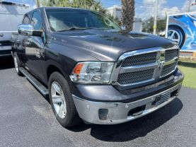 2017 RAM 1500 CREW CAB PICKUP V8, HEMI, 5.7 LITER LONE STAR SILVER PICKUP 4D 5 1/2 FT