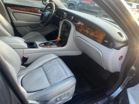 2004 JAGUAR XJ SEDAN V8, 4.2 LITER VANDEN PLAS SEDAN 4D