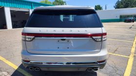 2020 Lincoln Aviator - Image 6