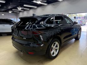 2017 JAGUAR F-PACE