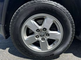 2012 JEEP GRAND CHEROKEE SUV V6, FLEX FUEL, 3.6 LITER LAREDO SPORT UTILITY 4D