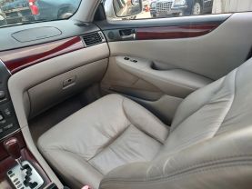 2004 LEXUS ES SEDAN V6, 3.3 LITER ES 330 SEDAN 4D