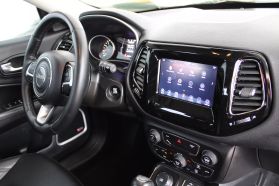 2019 Jeep Compass - Image 25