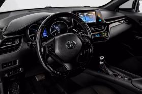 2018 TOYOTA C-HR SUV 4-CYL, 2.0 LITER XLE PREMIUM SPORT UTILITY 4D