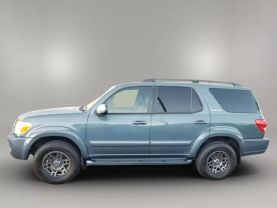 2007 TOYOTA SEQUOIA SUV V8, 4.7 LITER LIMITED SPORT UTILITY 4D at The One Autosales Inc in Phoenix , AZ 85022  33.60461470880989, -112.03641575767358