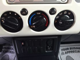 2013 TOYOTA FJ CRUISER SUV V6, 4.0 LITER SPORT UTILITY 2D