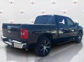 2009 CHEVROLET SILVERADO 1500 CREW CAB PICKUP V8, FLEX FUEL, 5.3 LITER XFE PICKUP 4D 5 3/4 FT