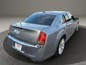 2013 CHRYSLER 300 SEDAN V8, HEMI, 5.7 LITER 300C SEDAN 4D