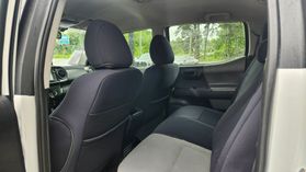 2018 Toyota Tacoma Double Cab - Image 9