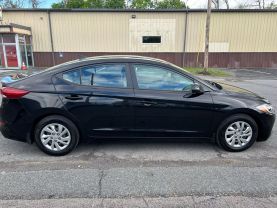 2017 HYUNDAI ELANTRA SEDAN 4-CYL, 2.0 LITER SE SEDAN 4D