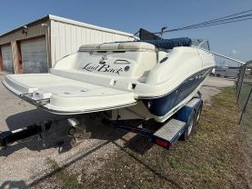 2004 CARAVELLE BOW RIDER WATERCRAFT - -
