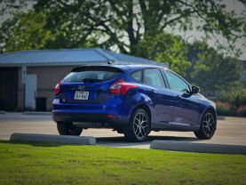 2013 FORD FOCUS HATCHBACK 4-CYL, PZEV, 2.0 LITER SE HATCHBACK 4D