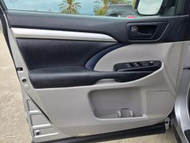 2017 Toyota Highlander - Image 17