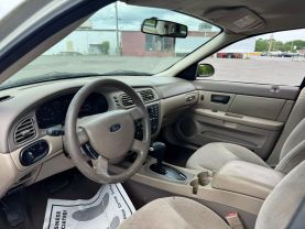 2004 FORD TAURUS SEDAN V6, 3.0 LITER SE SEDAN 4D