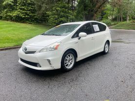 2013 TOYOTA PRIUS V WAGON 4-CYL, HYBRID, 1.8 LITER FIVE WAGON 4D