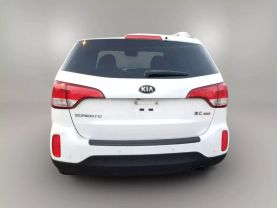 2014 KIA SORENTO SUV 4-CYL, GDI, 2.4 LITER LX SPORT UTILITY 4D at The One Autosales Inc in Phoenix , AZ 85022  33.60461470880989, -112.03641575767358