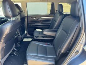 2019 TOYOTA HIGHLANDER SUV V6, 3.5 LITER SE SPORT UTILITY 4D