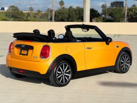 2017 MINI CONVERTIBLE CONVERTIBLE 3-CYL, TURBO, 1.5 LITER COOPER CONVERTIBLE 2D