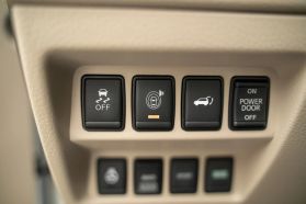 2017 NISSAN ROGUE SUV 4-CYL, 2.5 LITER SV SPORT UTILITY 4D