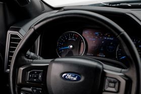 2020 Ford Expedition - Image 25