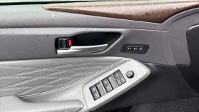 2019 Toyota Avalon - Image 12