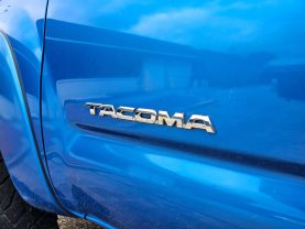 2009 TOYOTA TACOMA DOUBLE CAB PICKUP V6, 4.0 LITER PRERUNNER PICKUP 4D 5 FT