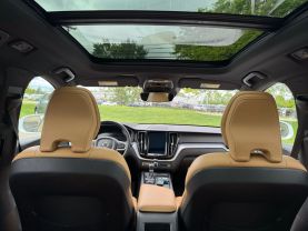 2020 VOLVO XC60 SUV 4-CYL, DRIVE-E, TURBO, 2.0 LITER T5 MOMENTUM SPORT UTILITY 4D