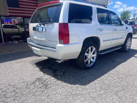 2011 CADILLAC ESCALADE SUV V8, FLEX FUEL, 6.2 LITER SPORT UTILITY 4D