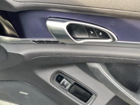 2013 Porsche Panamera - Image 25