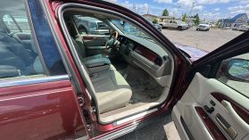 2004 LINCOLN TOWN CAR