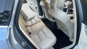 2017 VOLVO S90