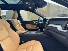 2020 VOLVO XC60 SUV 4-CYL, DRIVE-E, TURBO, 2.0 LITER T5 MOMENTUM SPORT UTILITY 4D