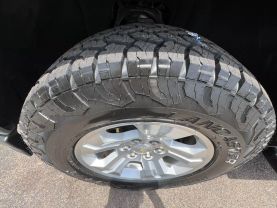 2018 Chevrolet Silverado 1500 Crew Cab Z71 Lt Pickup 4d 5 3/4 Ft - Image 11