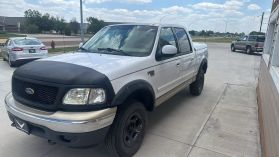 2001 FORD F150 SUPERCREW CAB PICKUP V8, 5.4 LITER SHORT BED 4D