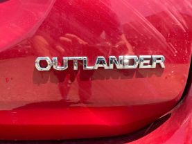 2018 Mitsubishi Outlander - Image 11