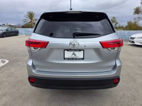 2017 Toyota Highlander - Image 5