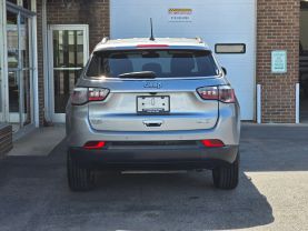 2017 Jeep Compassall New Latitude Sport Utility 4d - Image 5