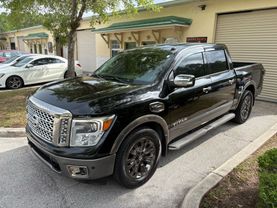 2017 NISSAN TITAN CREW CAB