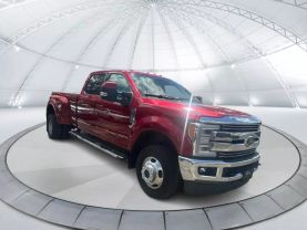 2019 FORD F350 SUPER DUTY CREW CAB PICKUP V8, TURBO DIESEL, 6.7 LITER LARIAT PICKUP 4D 8 FT