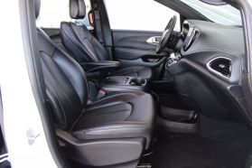 2024 Chrysler Pacifica - Image 9