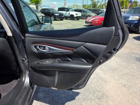 2017 INFINITI Q70