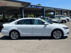 2017 VOLKSWAGEN PASSAT