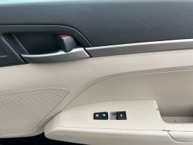 2017 HYUNDAI ELANTRA SEDAN 4-CYL, 2.0 LITER SE SEDAN 4D