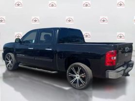 2009 CHEVROLET SILVERADO 1500 CREW CAB PICKUP V8, FLEX FUEL, 5.3 LITER XFE PICKUP 4D 5 3/4 FT