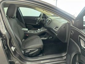 2016 CHRYSLER 200