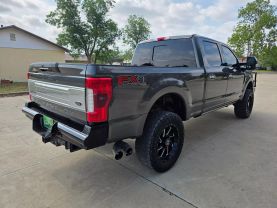 2017 FORD F250 SUPER DUTY CREW CAB PICKUP V8, TURBO DIESEL, 6.7L PLATINUM PICKUP 4D 6 3/4 FT