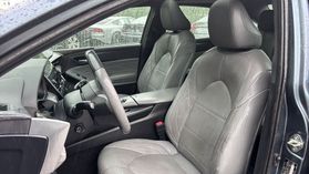 2019 Toyota Avalon - Image 14