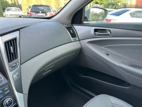 2015 HYUNDAI SONATA SEDAN 4-CYL, HYBRID, 2.4 LITER HYBRID LIMITED SEDAN 4D