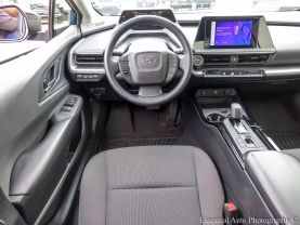 -2023 Toyota Prius - Image 12